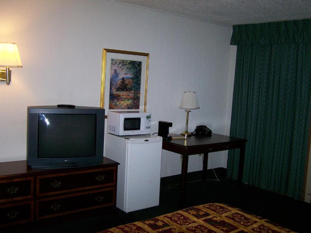 Seasons Inn And Suites Fort Smith Habitación foto